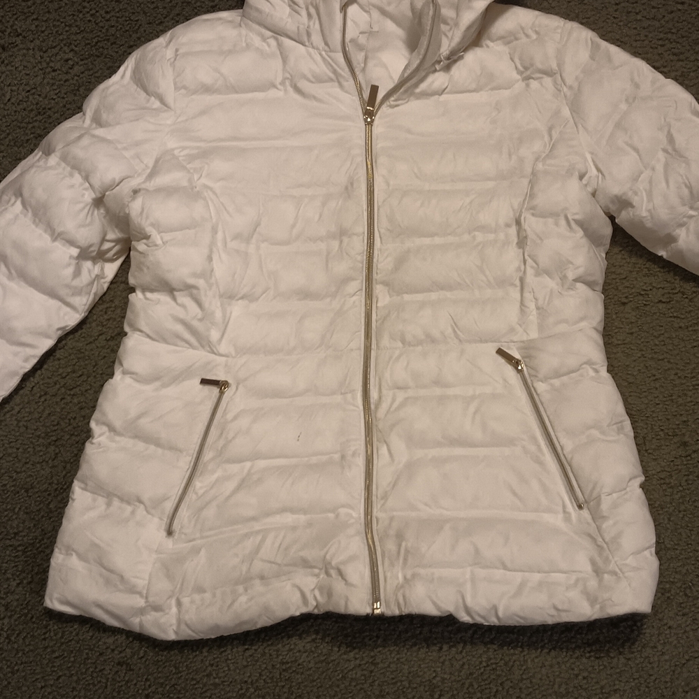 Time and Tru Women's Quilted White Puffer Jacket